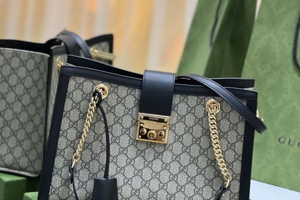 The Allure of Iconic Design: Exploring the World of the Goyard Replica Tote Bag