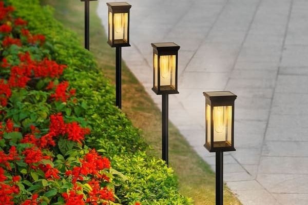 How to Place Garden Lights to Highlight Raised Beds and Pathways at Night