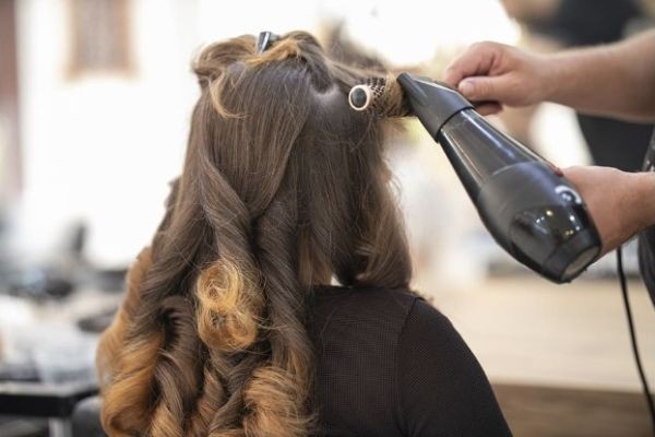 Hairdresser in Castle Towers: How to Choose the Right Professional