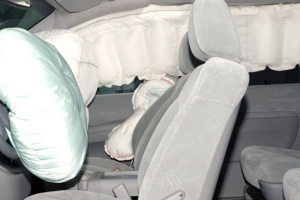 Automotive Airbag Market Pain Points Shaping Safety Innovation, Manufacturing Challenges, and Future Industry Growth