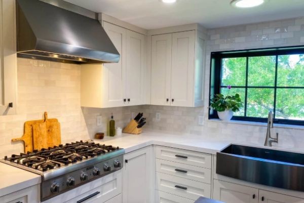 42 Under Cabinet Range Hood: When Wider Coverage Matters