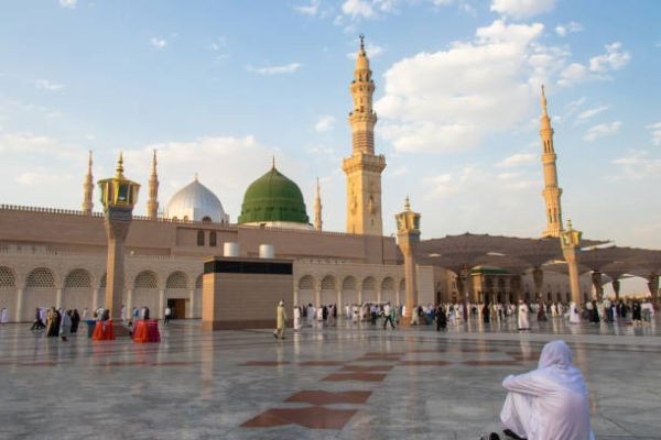 Umrah Packages 2026 UK – Plan Your Sacred Journey with Alhaddi Travels