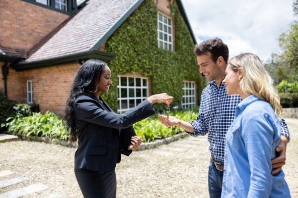 What Sellers Should Know About Disclosures When Selling a House in Illinois