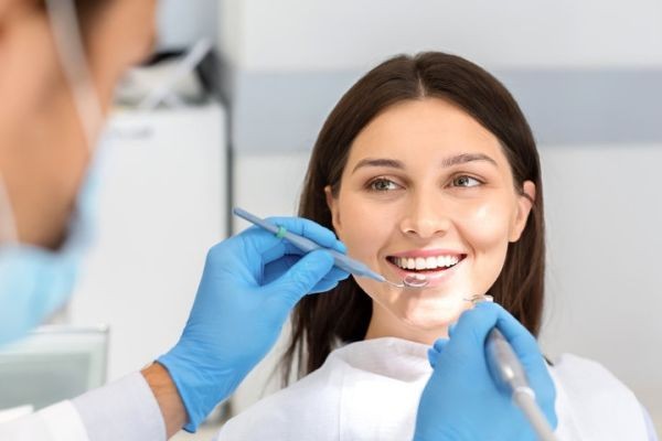 Best Dentist in Malviya Nagar, Delhi – Dr. Megha Dubey at VR Dental Care