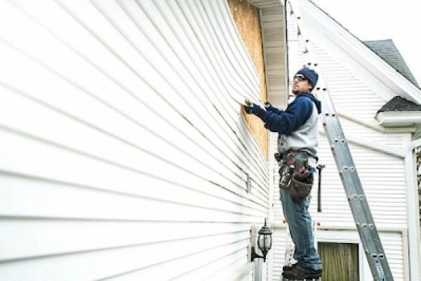 How Siding Services In Euless, TX Can Improve Energy Efficiency And Curb Appeal ?