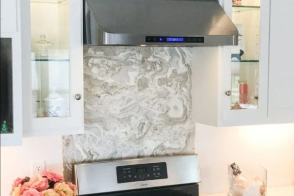 Ductless Under-Cabinet Range Hoods: Ventilation Choice for Modern Kitchens