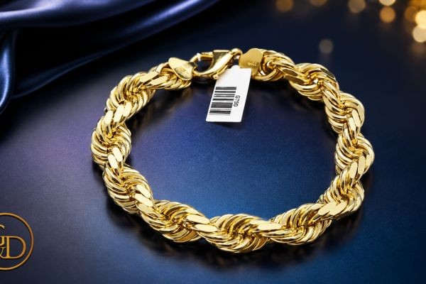 Best Place to Buy 10k 14k Gold Miami Cuban Bracelets in Texas USA-Gold and Diamond Jewelers