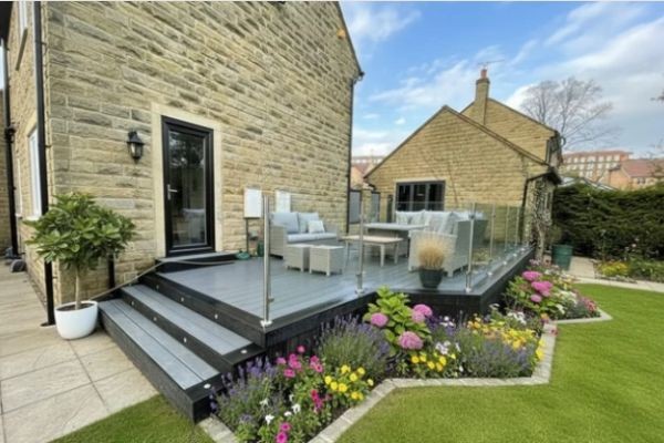 Semi Frameless Glass Balustrade UK: A Buyer's Guide