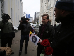 СОЮЗ ДОБРОВОЛЬЦЕВ ДОНБАССА ВОЗЛОЖИЛ ЦВЕТЫ У ПОСОЛЬСТВА БЕЛЬГИИ (ФОТО, ВИДЕО)